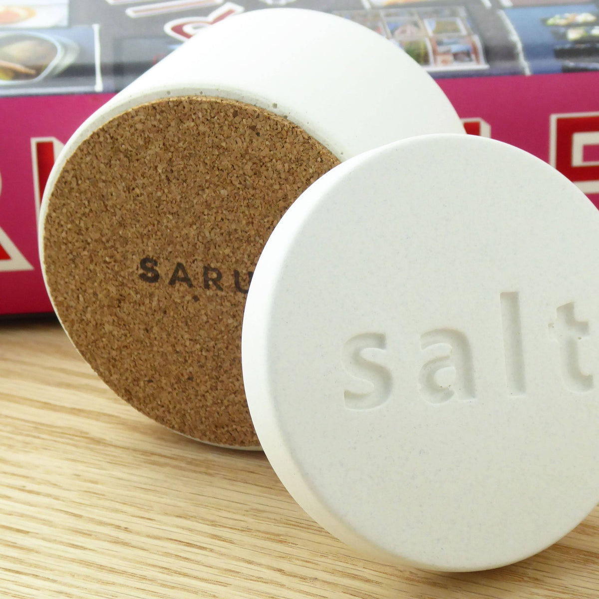 Concrete salt pot with engraved lid - natural grey or white