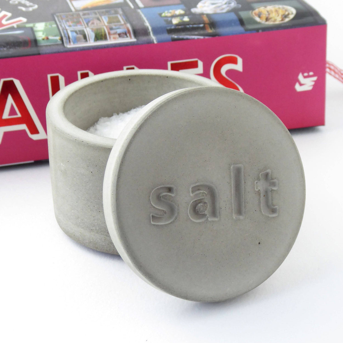Concrete salt pot with engraved lid - natural grey or white