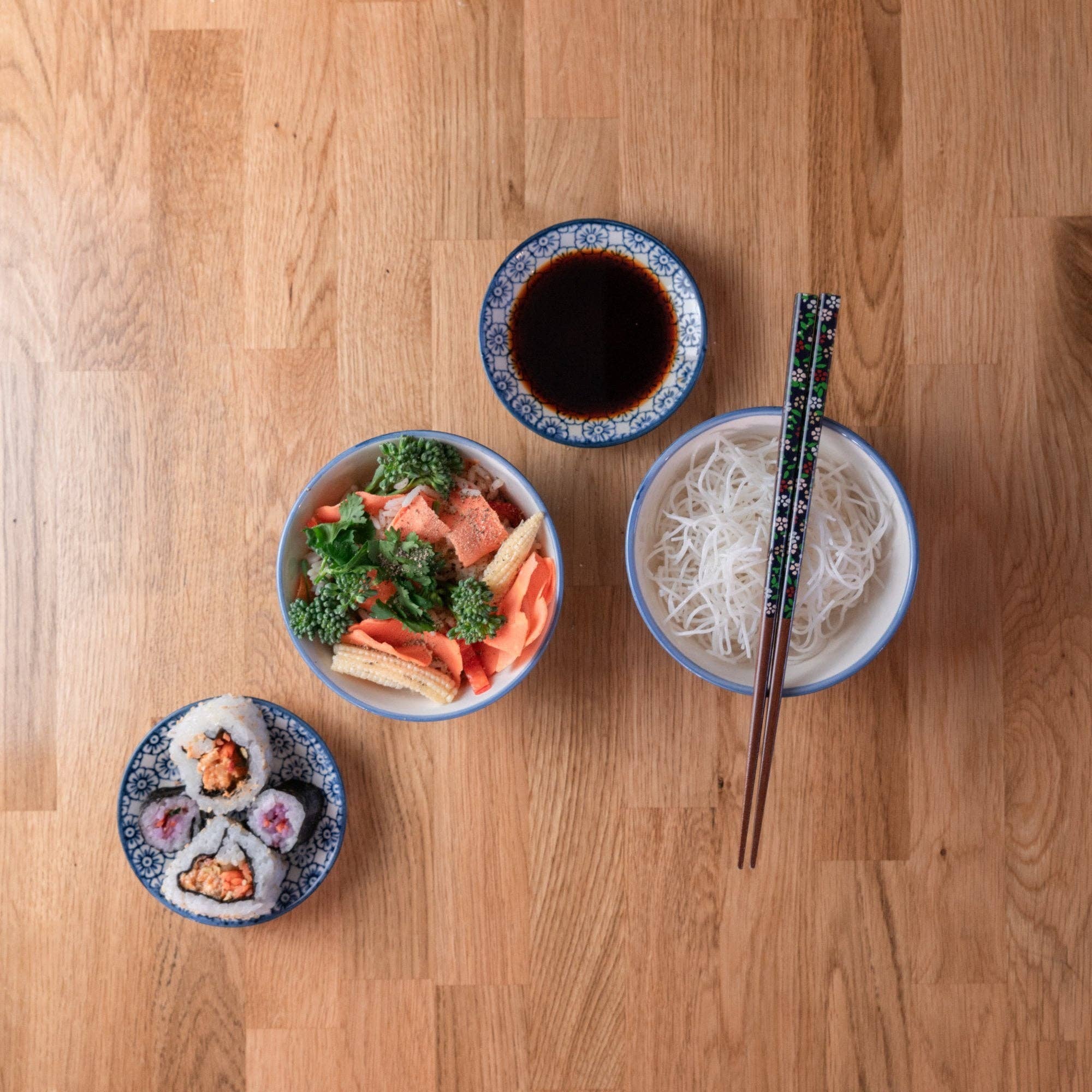 Nicola Spring Patterned Rice Bowl - Blue Flower
