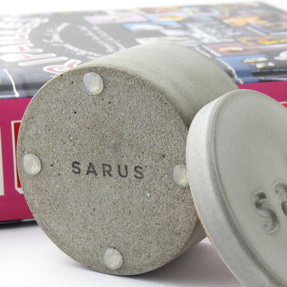 Concrete salt pot with engraved lid - natural grey or white