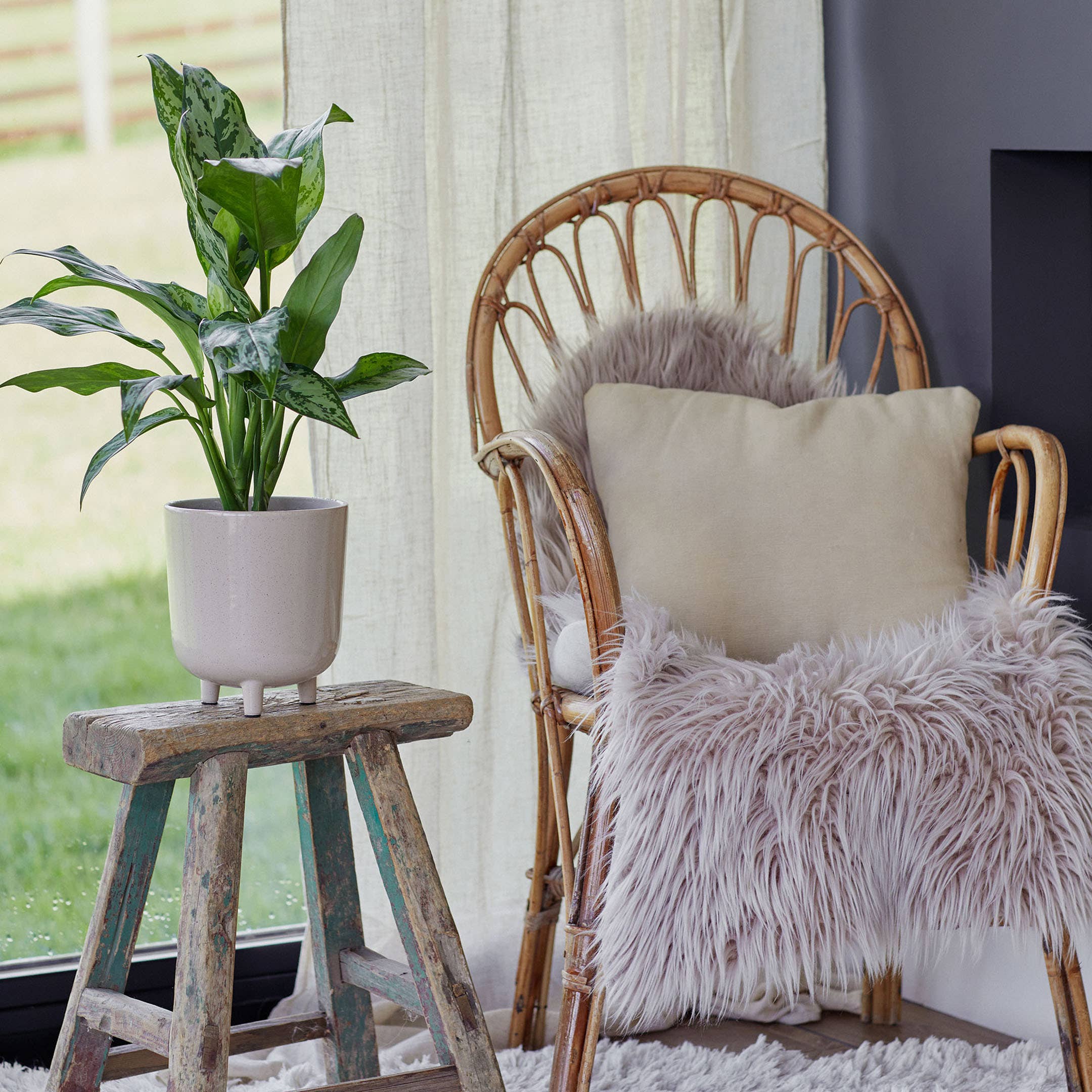 Lecce Ceramic Glazed Speckled Indoor Planter on Feet