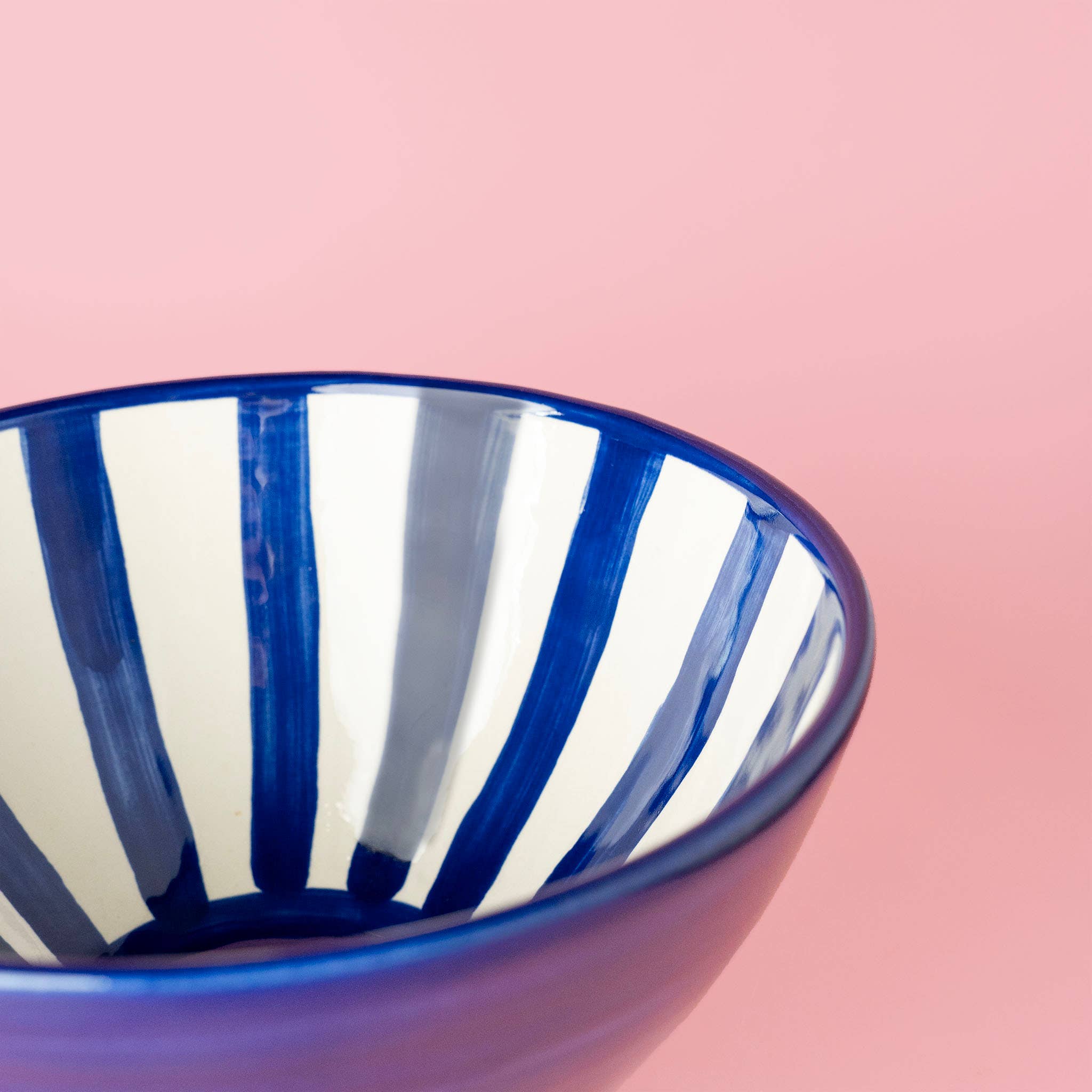 Artisanal Ceramic Serving Bowl – Blue & White / Costa Azul